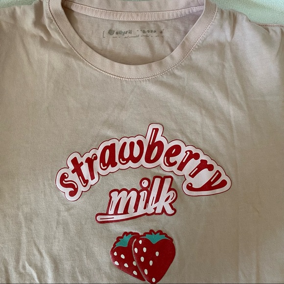 Strawberry Milk Graphic Tee - Picture 3 of 4